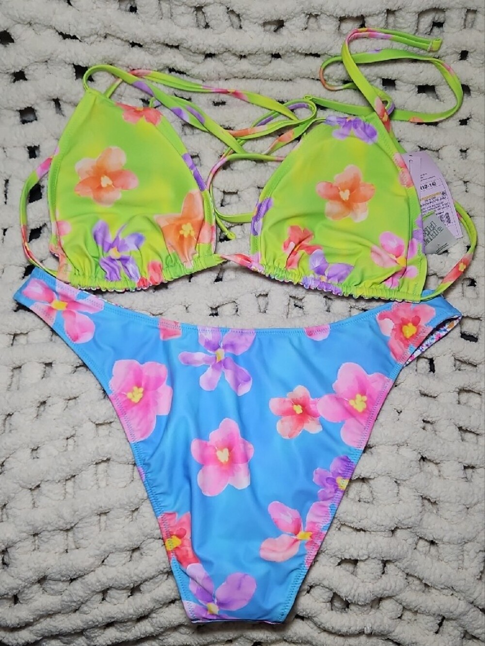 Wild Fable Reversible Floral Two Piece Bikini Swimsuit Set Large Women's - Picture 2 of 4